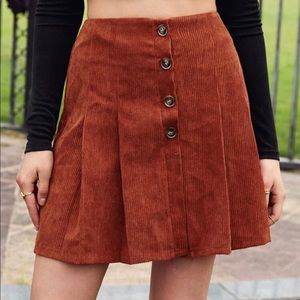 Button cord skirt